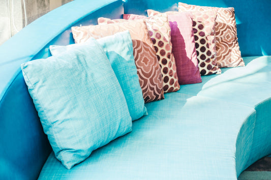 6 FAÇONS DE DÉCORER AVEC DES COUSSINS ! - SOFTHOME